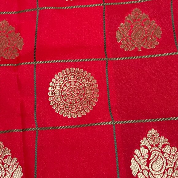 Red with Green check Indian traditional soft silk saree for women - Picture 5 of 16